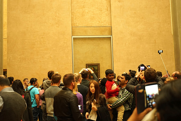 Louvre Crowd