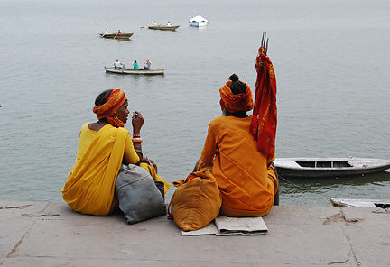 2 Gurus By The Ganges